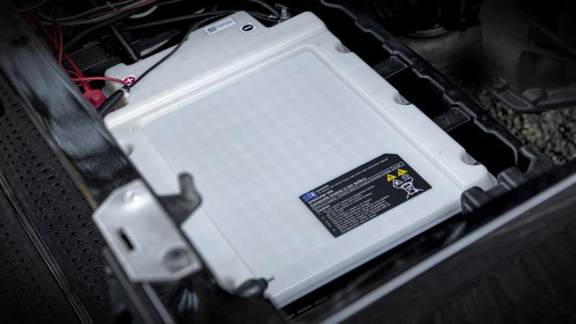 A look inside the ELiTE Lithium battery powering each Express L6.